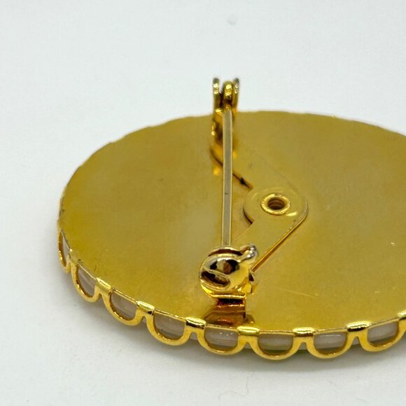 Vintage Peach & Blossom Brooch Porcelain Cameo Fruit Gold-tone Scalloped Edge - Picture 5 of 8